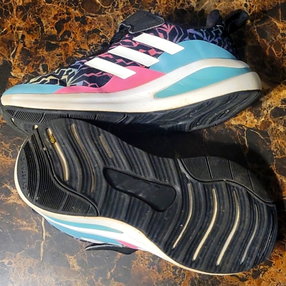 Adidas Black and Blue Sneakers Modern Street-Style - Picture 4 of 5